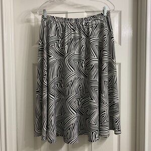 Leslie Fay Women's Black and White Design Skirt, Size 16